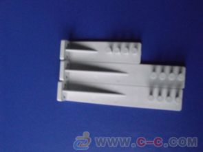 高效配置 通讯设备停泊位与平板载体的布局优化